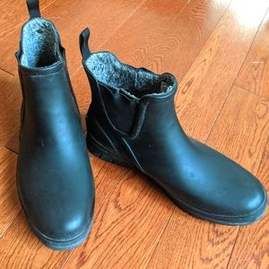 Women's Chelsea Rainboots size 9